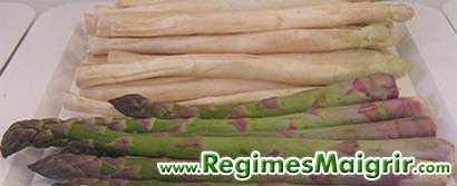 Les 2 types d'asperges les plus communs sont les blanches et les vertes