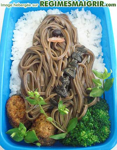 Des nouilles et des champignons reprsentant Chewbacca