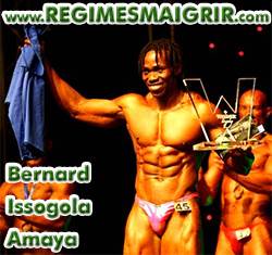 Bernard Issogola Amaya vainqueur d'une comptition de bodybuilding