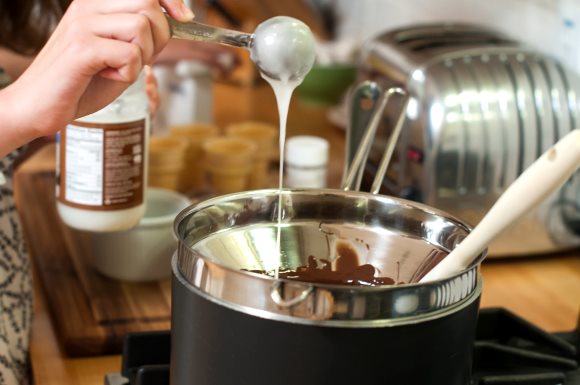 Utilisation d'huile de coco condense en cuisine dans la prparation de plats