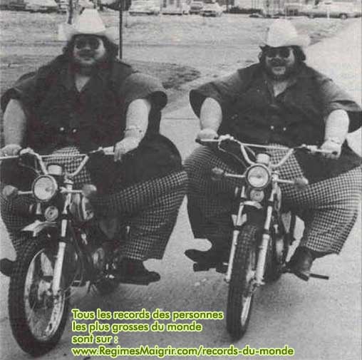 Les frres McGuire, 2 jumeaux identiques, dtiennent le record des jumeaux les plus gros de l'histoire, ils psent 666 kilogrammes  eux deux